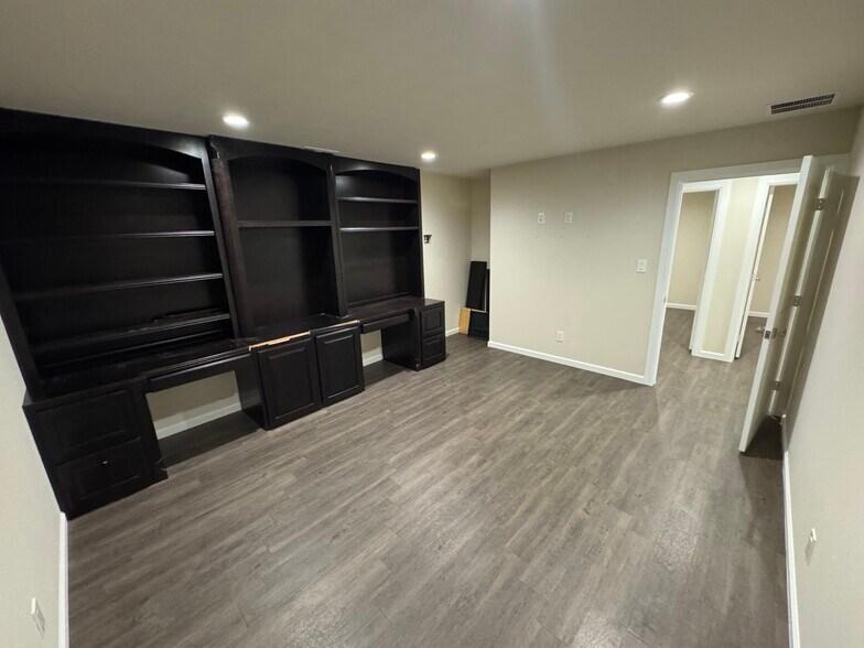 More Photos Of 312 N Ridge Rd, Marble Falls Office For Lease