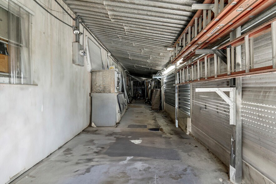 More Photos Of 1660 Cypress Dr, Jupiter Warehouse For Sale