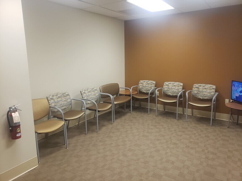 More Photos Of 49 Veronica Ave, Somerset Office For Sale