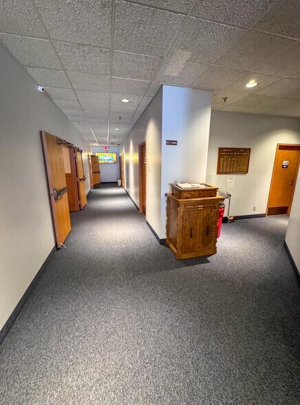 More Photos Of 2002 2nd St SW, Rochester Storefront Retail Office For Sale
