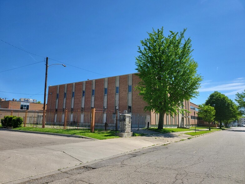More Photos Of 184 Salem Ave, Dayton Office Residential For Lease