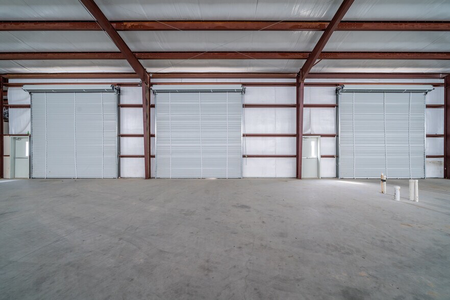 More Photos Of 6424 Queenston Blvd, Houston Light Distribution For Sale