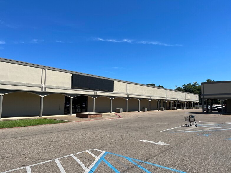 More Photos Of 201 Alabama St, Columbus Unknown For Lease