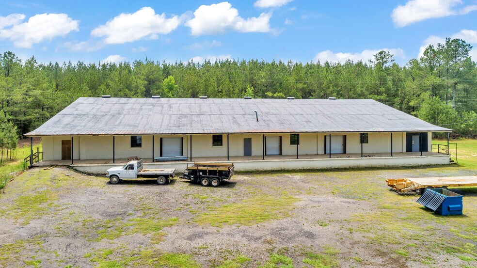 More Photos Of 121 Trotter Industrial Ln, Saluda Warehouse For Lease