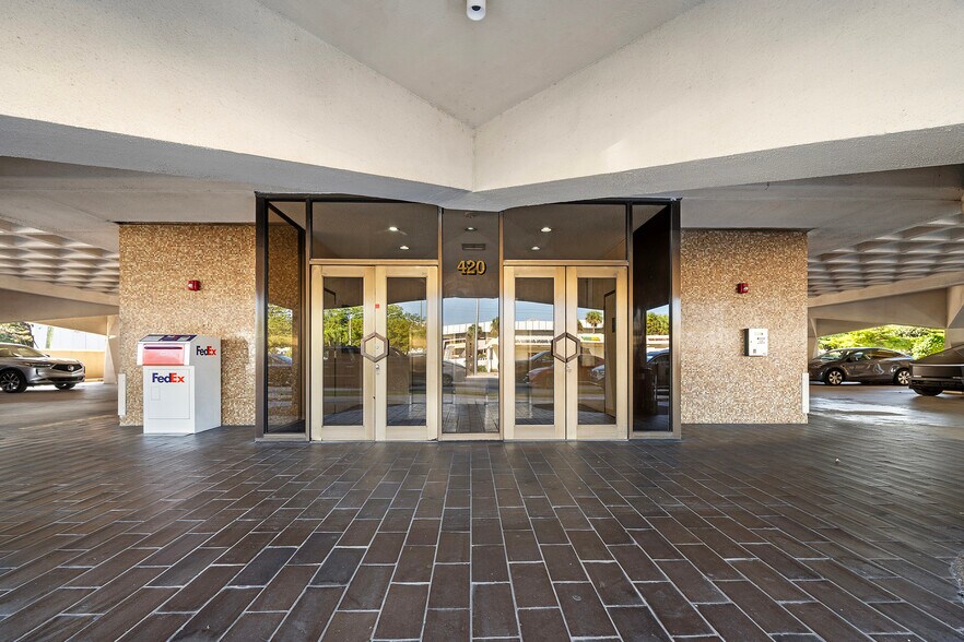 More Photos Of 420 S Dixie Hwy, Coral Gables Loft Creative Space For Sale