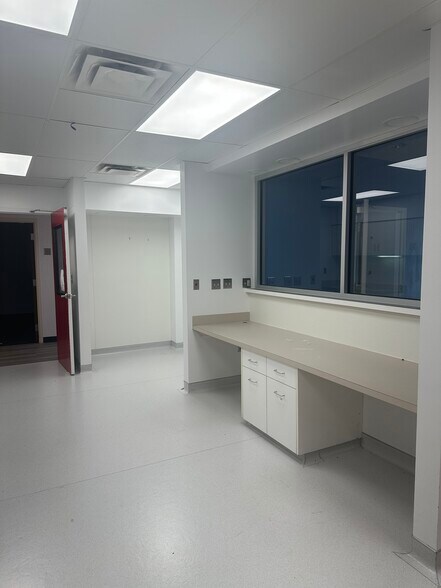 More Photos Of 8021 S 84th St, La Vista Medical For Lease