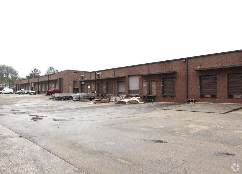 More Photos Of 819 Pickens Industrial Dr, Marietta Distribution For Lease