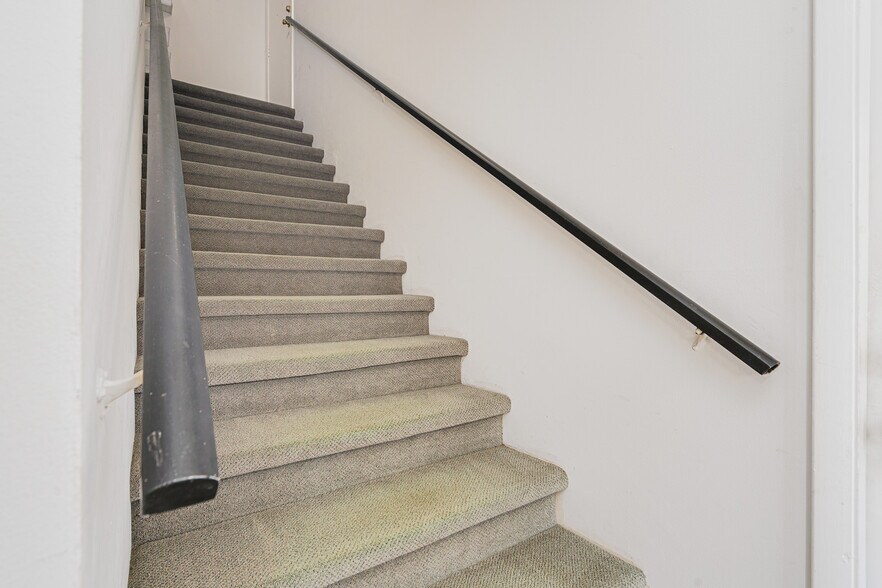 More Photos Of 555 W Granada Blvd, Ormond Beach Medical For Sale