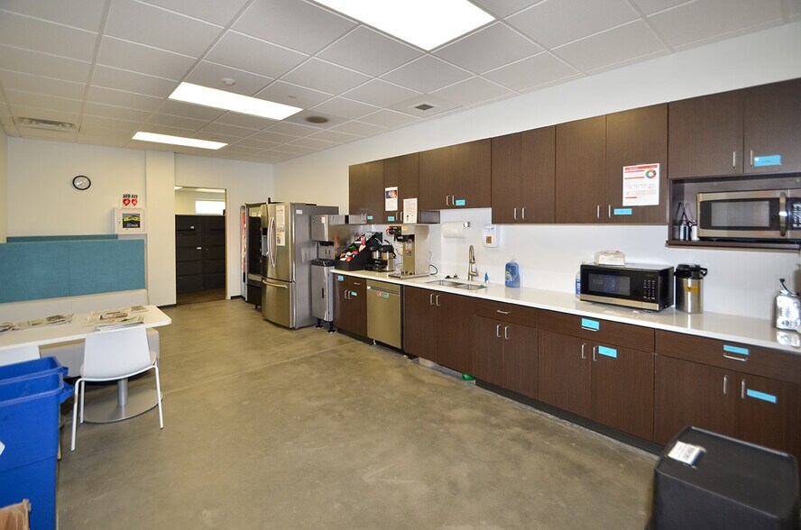 More Photos Of 970 S 29th St W, Billings Office For Sale