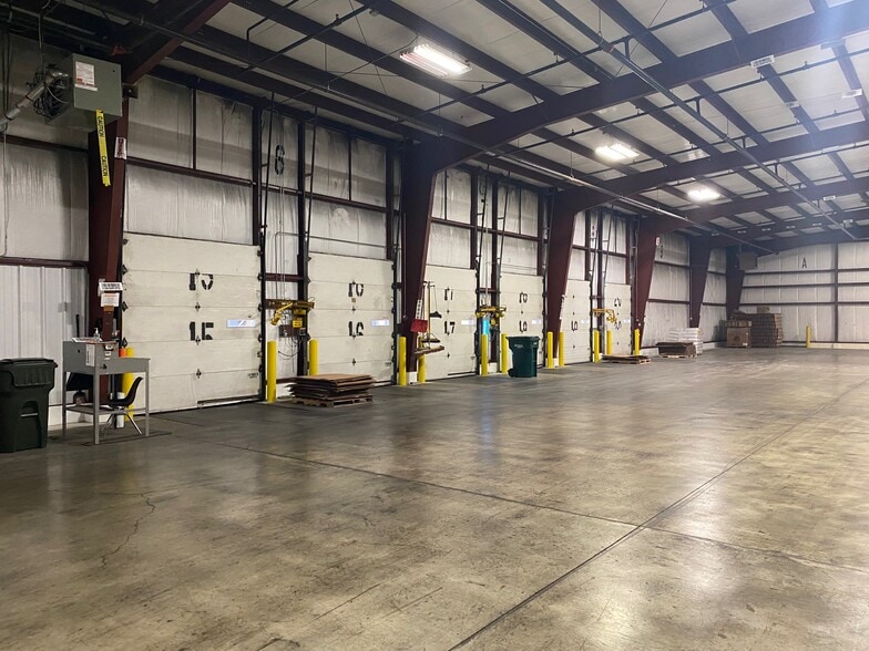 More Photos Of 3606 Concord Ave, Schofield Warehouse For Lease
