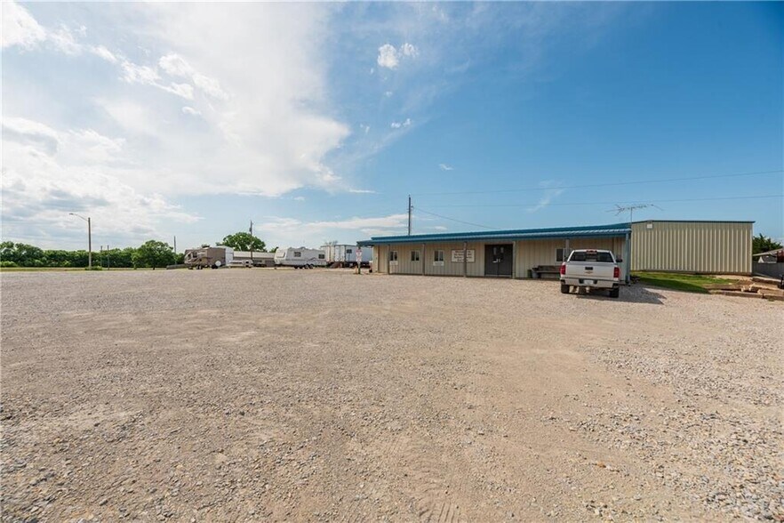 More Photos Of 11932 SW US Highway 54, Augusta Trailer Camper Park For Sale