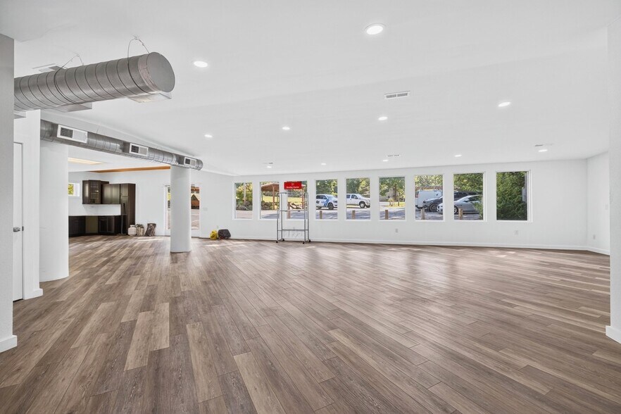 More Photos Of 4925 Hooper Hwy, Cosby Flex For Sale