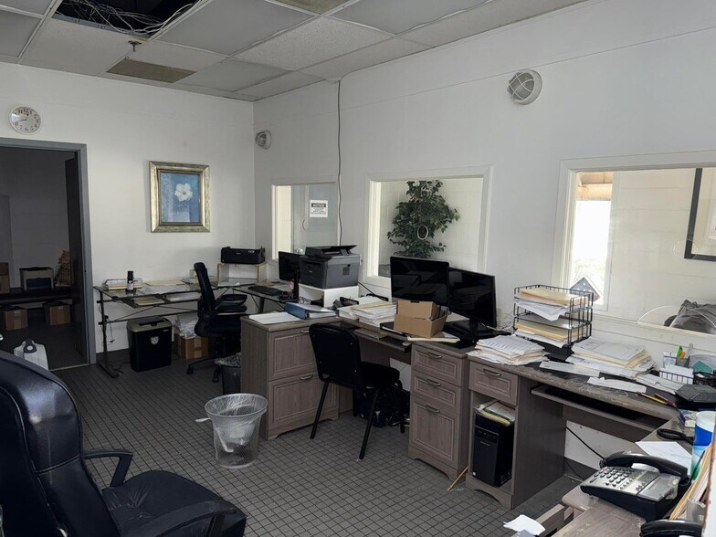 More Photos Of 826 17th Ave S, Columbus Manufacturing For Sale