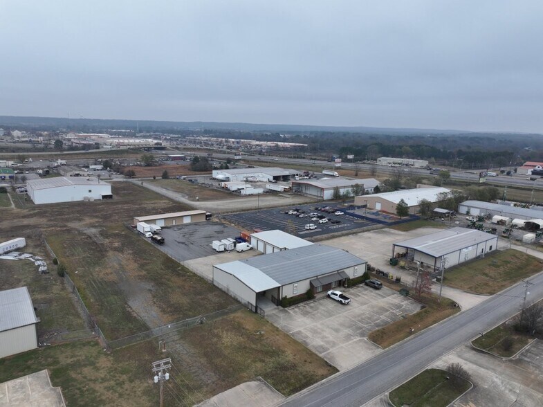 More Photos Of 980 Runway Dr, Conway Warehouse For Sale