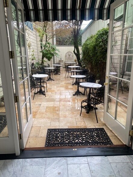 More Photos Of 1309 Main St, Saint Helena Hotel For Lease