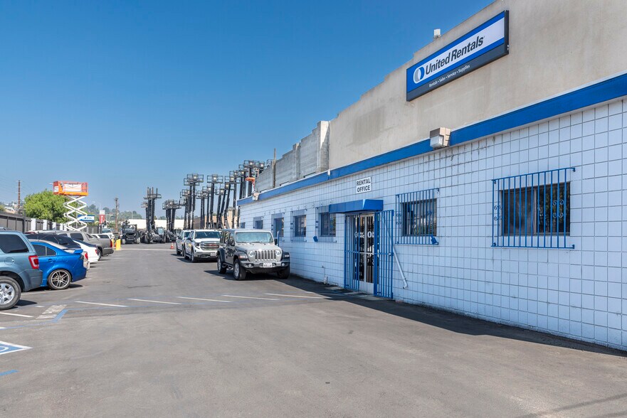 More Photos Of 10232-10234 Glenoaks Blvd, Pacoima Warehouse For Sale