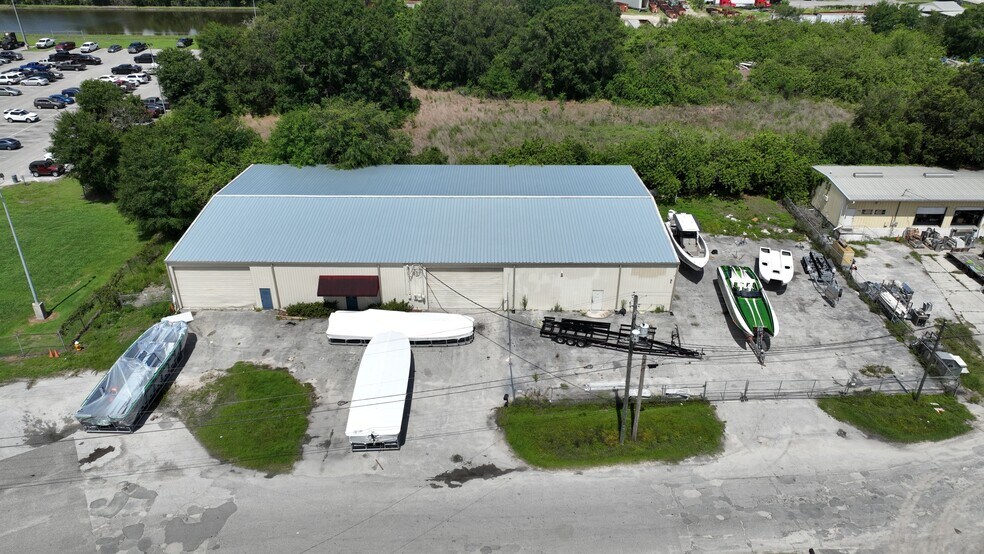 More Photos Of 205 Complex Dr, Lakeland Service For Lease