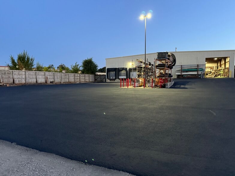 More Photos Of 1725 Weld Rd, Elgin Warehouse For Sale