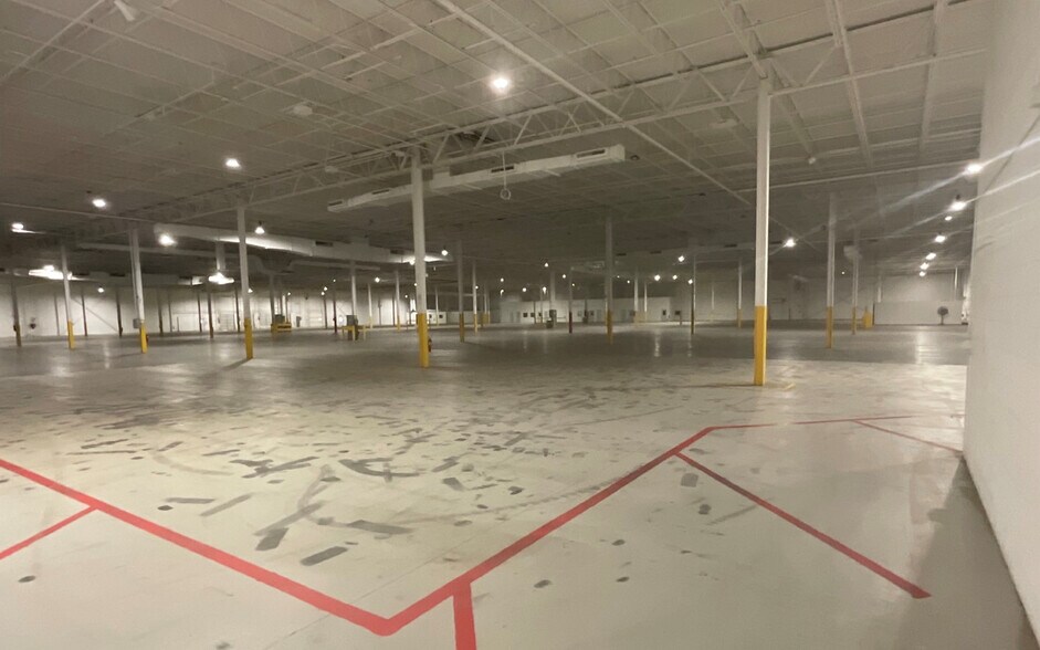 More Photos Of 4350-4360 Avery Dr, Flowery Branch Warehouse For Lease