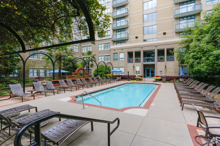 More Photos Of 120 N Cedar St, Charlotte Apartments For Lease