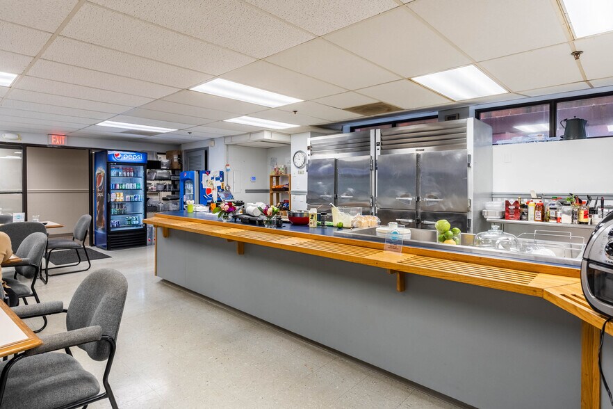 More Photos Of 500 Southborough Dr, South Portland Office For Lease