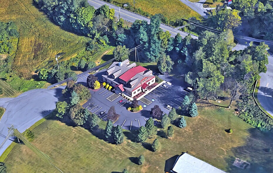 More Photos Of 2987 Corporate Ct, Orefield Office For Lease