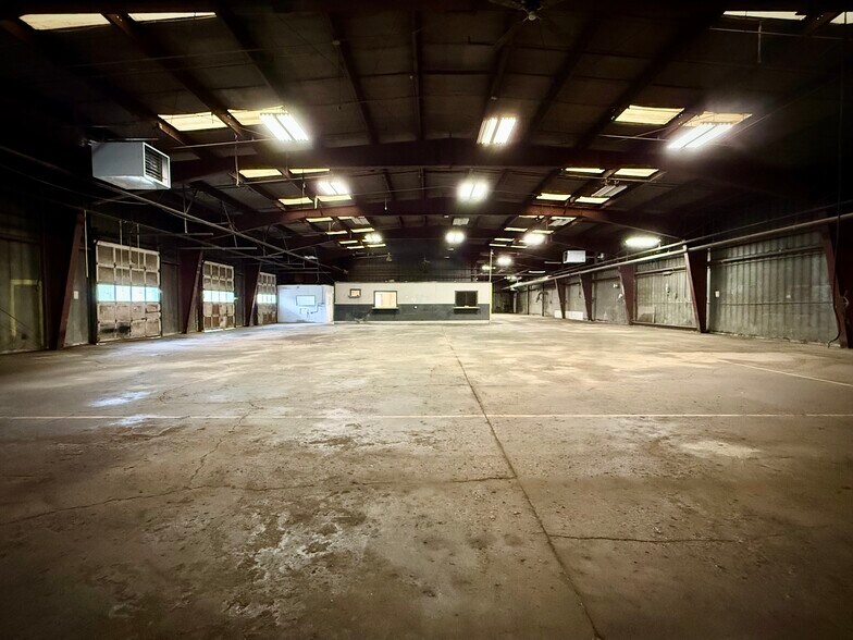 More Photos Of 21 Squires St, Cortland Warehouse For Lease