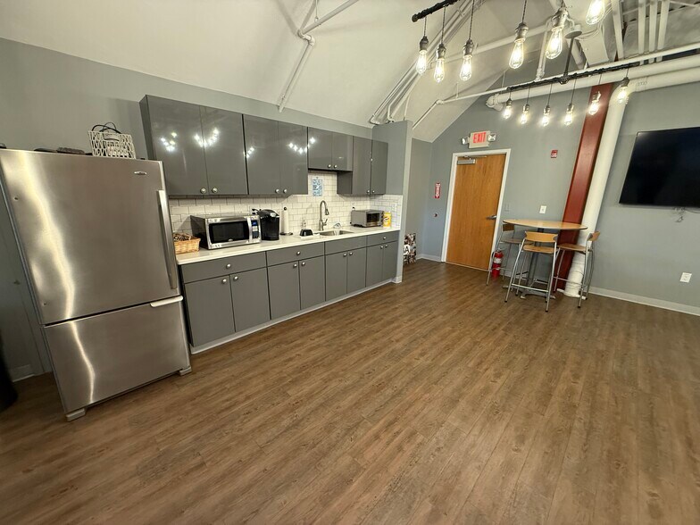 More Photos Of 1075 Westford St, Lowell Office For Lease