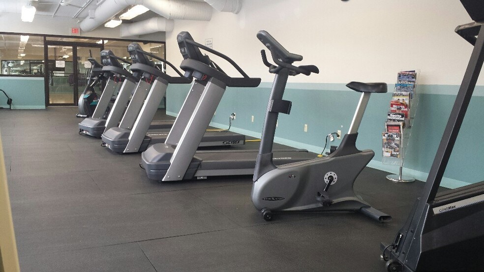 More Photos Of 41 Main St, Bolton Light Manufacturing For Lease