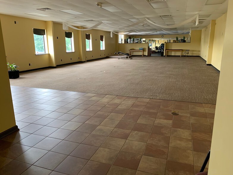 More Photos Of 2 John F Kennedy Blvd, Somerset General Retail For Sale