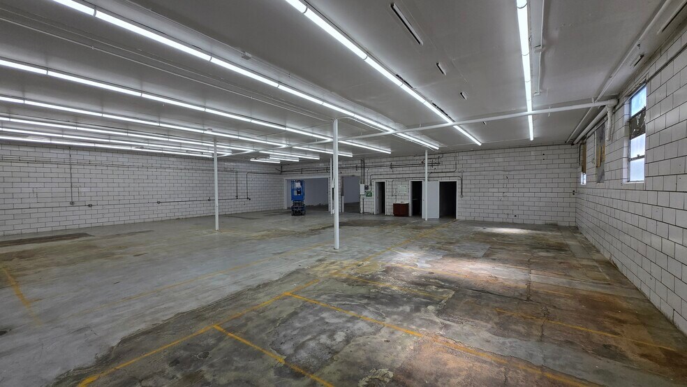 More Photos Of 3870-3880 Elm St, Denver Warehouse For Lease