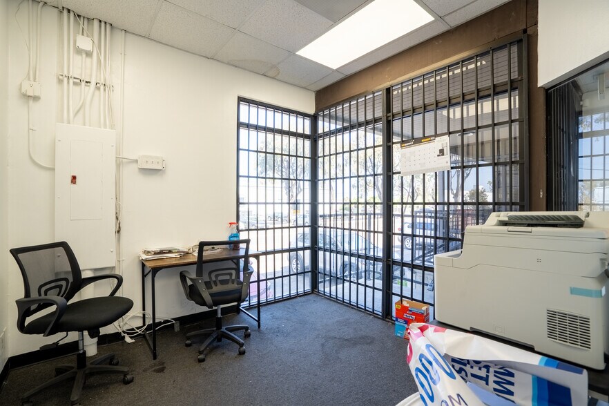 More Photos Of 775 Anita St, Chula Vista Distribution For Lease