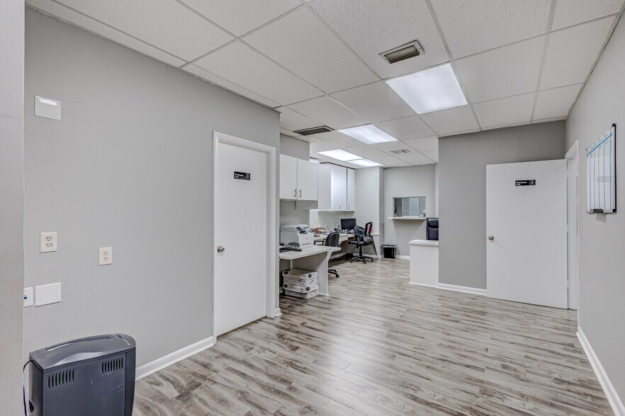 More Photos Of 6801 Lake Worth Rd, Greenacres Medical For Lease