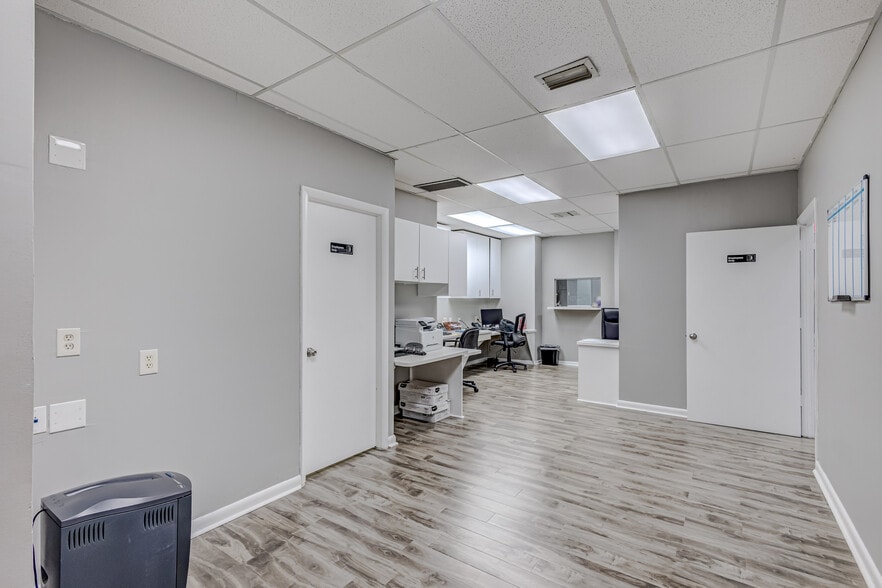 More Photos Of 6801 Lake Worth Rd, Greenacres Medical For Sale