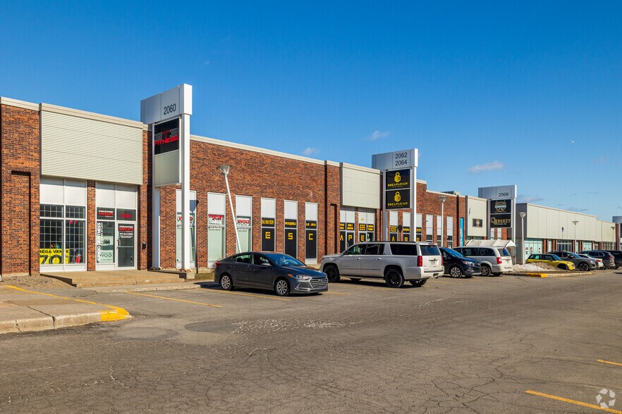 More Photos Of 2044-2180 Rte Transcanadienne, Dorval Warehouse For Lease