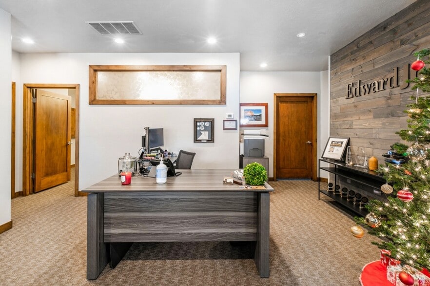 More Photos Of 1920 Prospector Ave, Park City Office For Sale