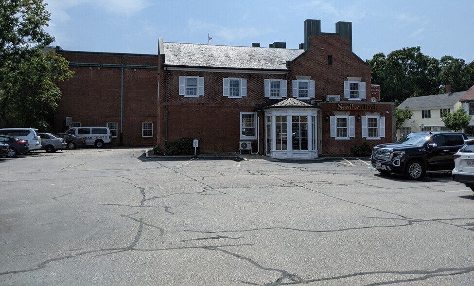 More Photos Of 402 Washington St, Dedham Bank For Lease