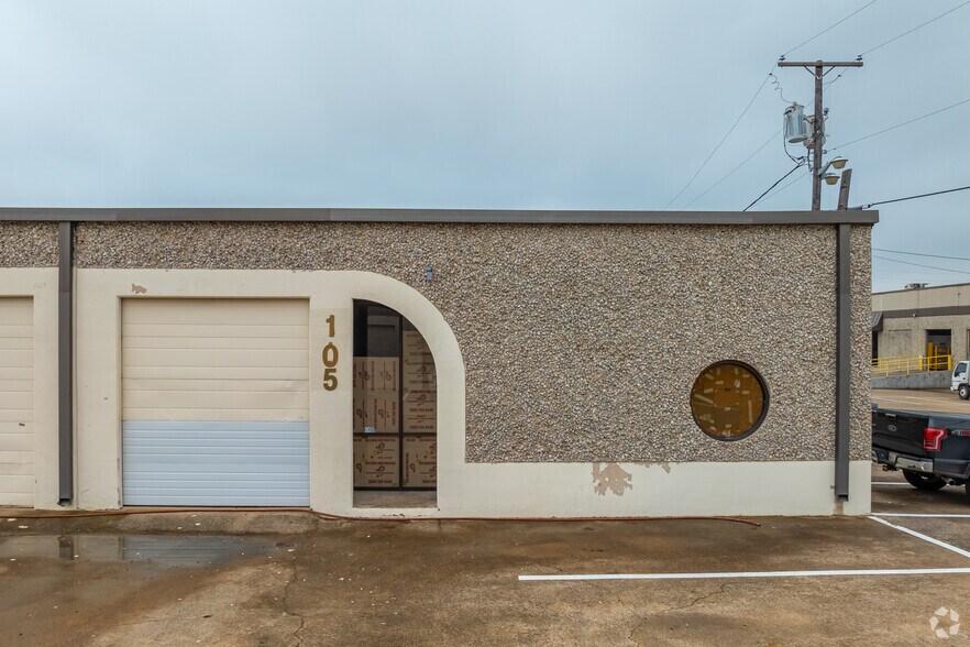 More Photos Of 3001 Quebec St, Dallas Unknown For Lease
