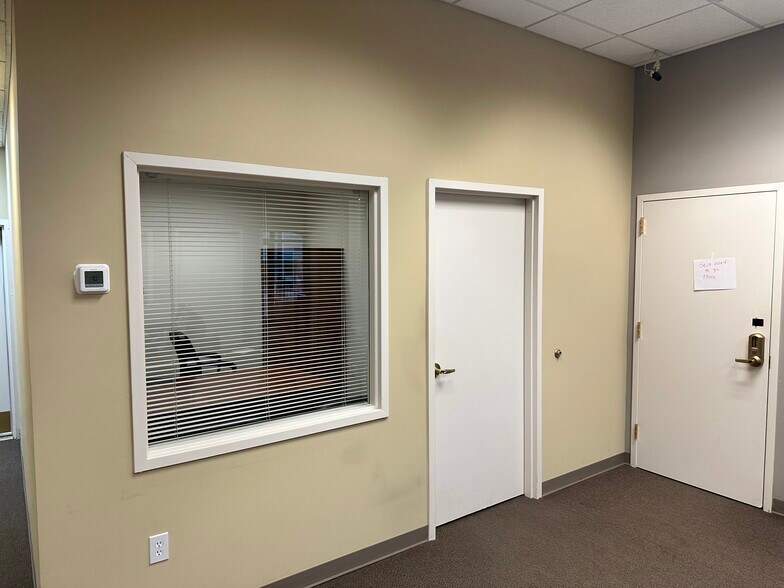 More Photos Of 201 Stonewall St, Cartersville Office For Sale
