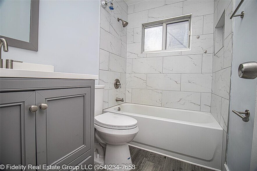 More Photos Of 2432 Sherman St, Hollywood Apartments For Sale
