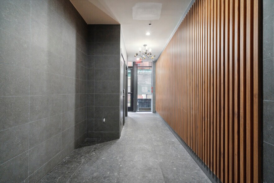 More Photos Of 32-34 S Strawberry St, Philadelphia Loft Creative Space For Sale