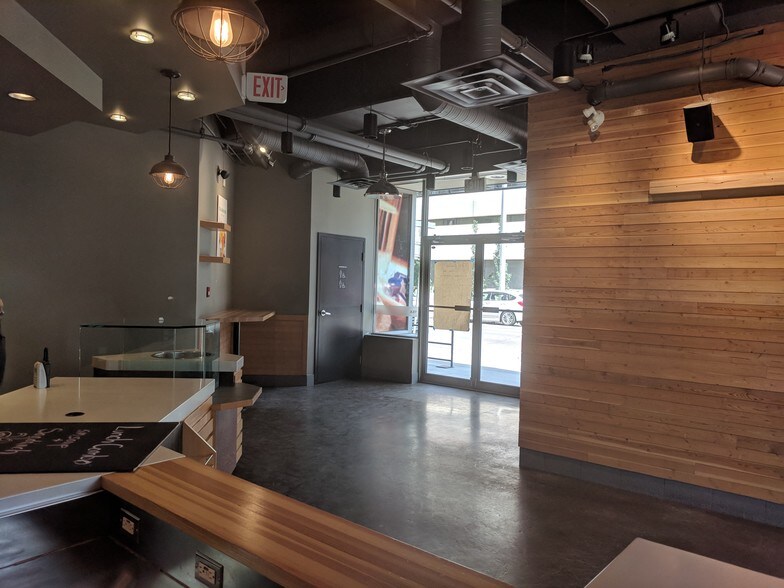 More Photos Of 683 10th St SW, Calgary Apartments For Sale