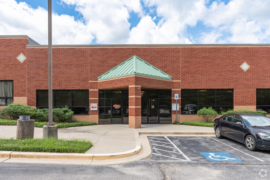 More Photos Of 8229 Cloverleaf Dr, Millersville Flex For Lease