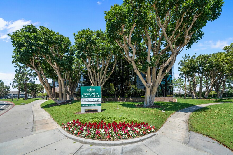 More Photos Of 950 S Coast Dr, Costa Mesa Office For Lease