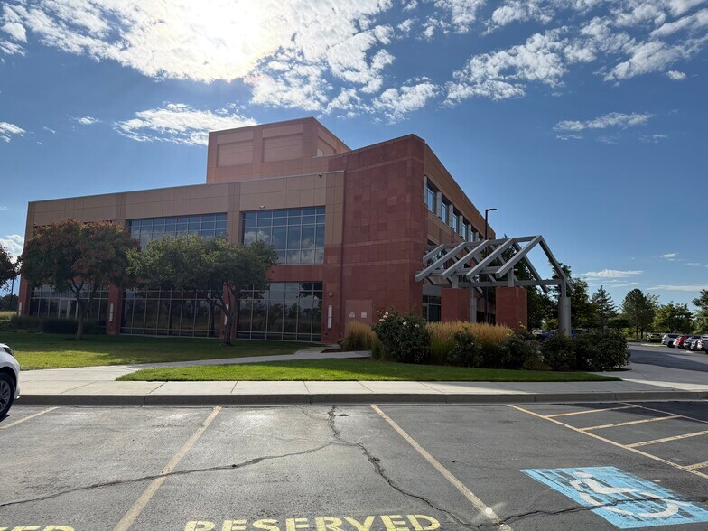 More Photos Of 2479 S Lake Park Blvd, West Valley City Office For Sale