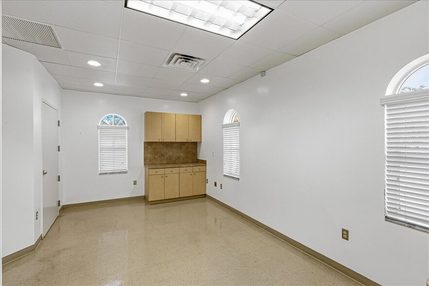 More Photos Of 8043 Spyglass Hill Rd, Melbourne Medical For Lease