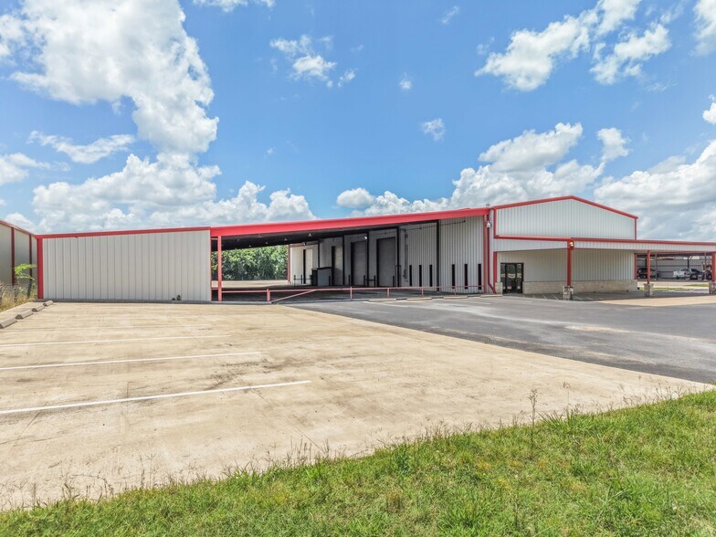 More Photos Of 3838 Endeavor Loop, Bryan Industrial For Lease