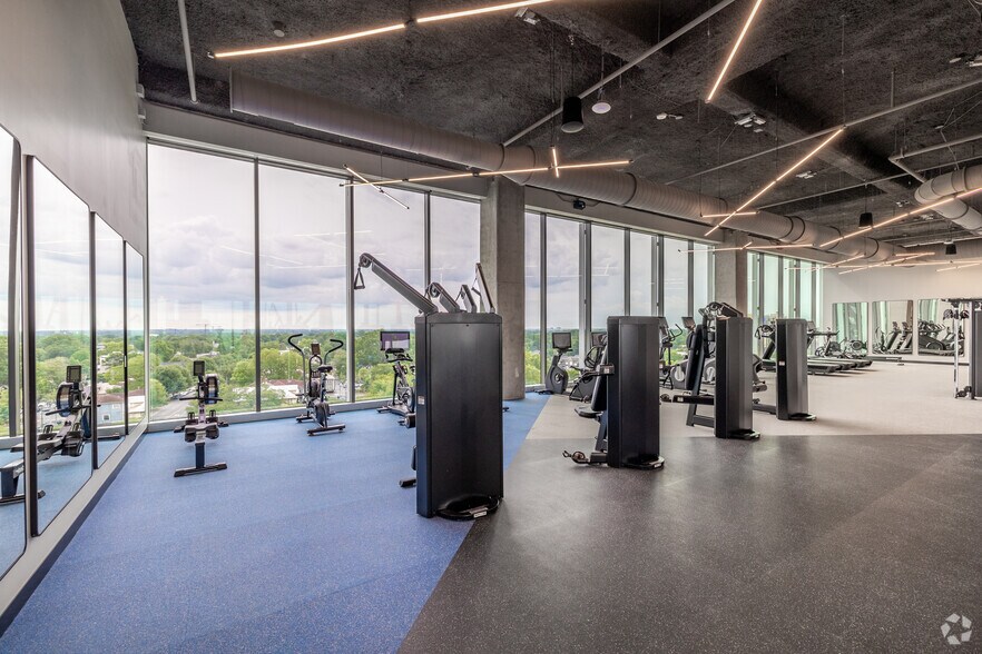 More Photos Of 110 East Blvd, Charlotte Office For Lease