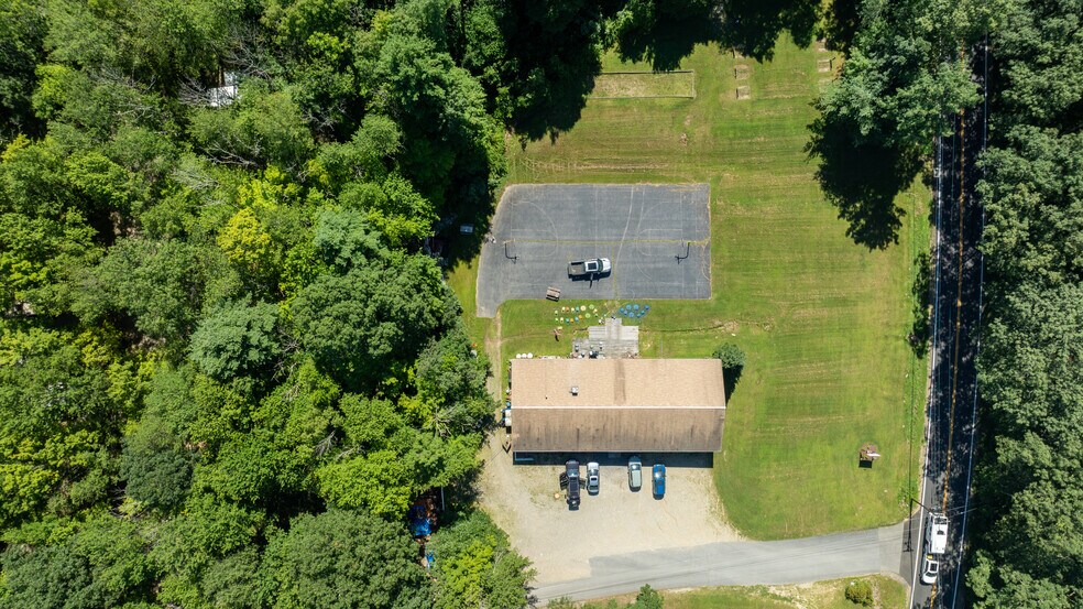 More Photos Of 1379 CT-197, Woodstock Specialty For Sale