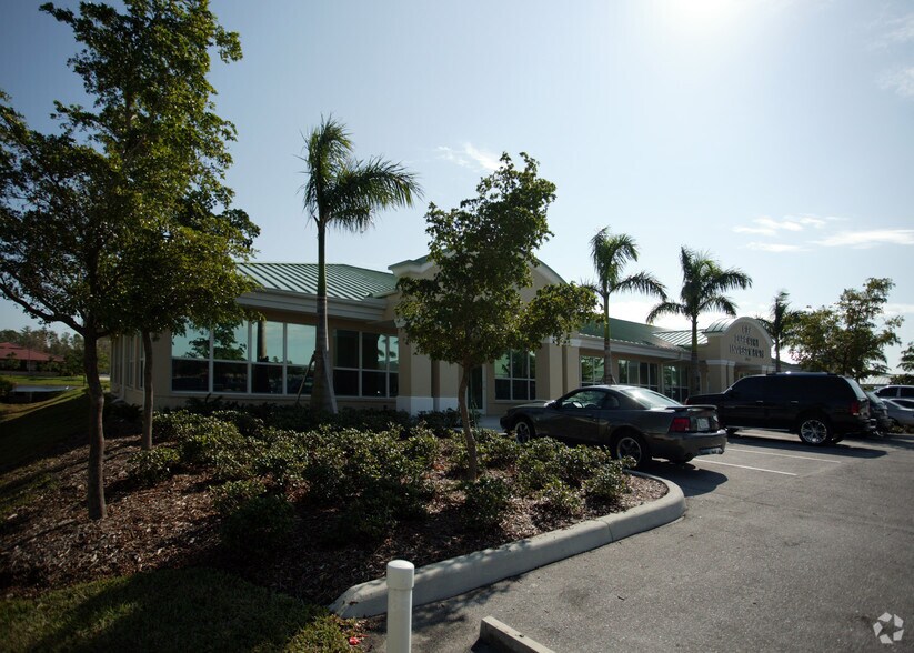 More Photos Of 6821 Palisades Park Ct, Fort Myers Office For Lease